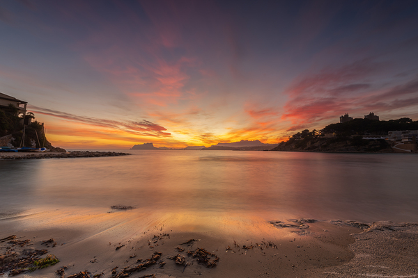 in el portet by Uchral Chuluunbat